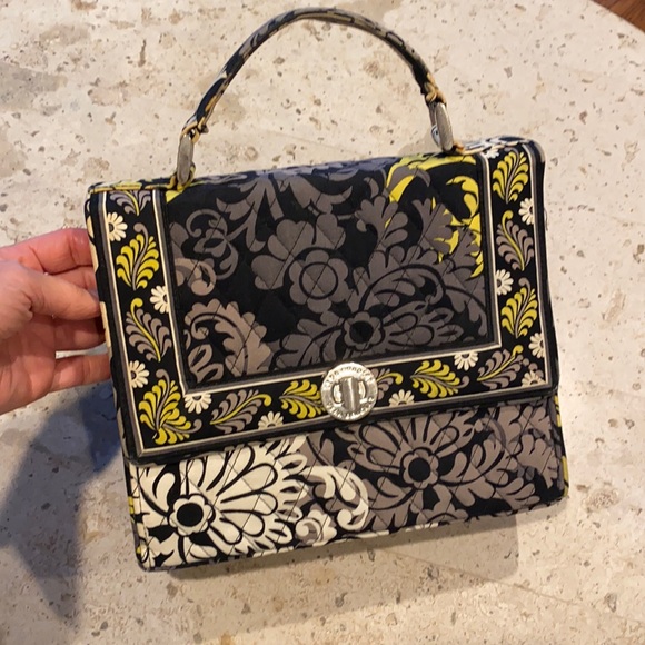 Vera Bradley Handbags - Vera Bradley purse 10” x 9” x 3.5”